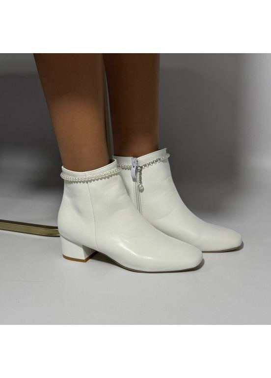 Белые демисезонная свадебные ботильоны, сапожки с круглым носиком из экокожи с ремешком жемчуга 4см, цвет белый, зим-0002-1-35-22,5см No Brand