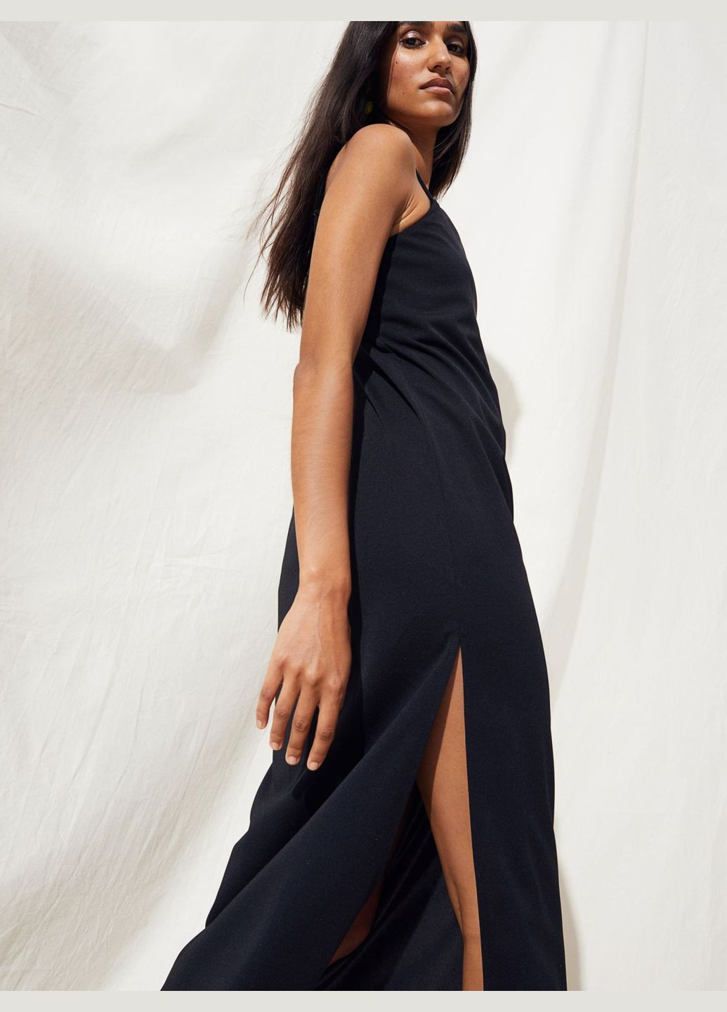 Черное кэжуал платье H&M однотонное