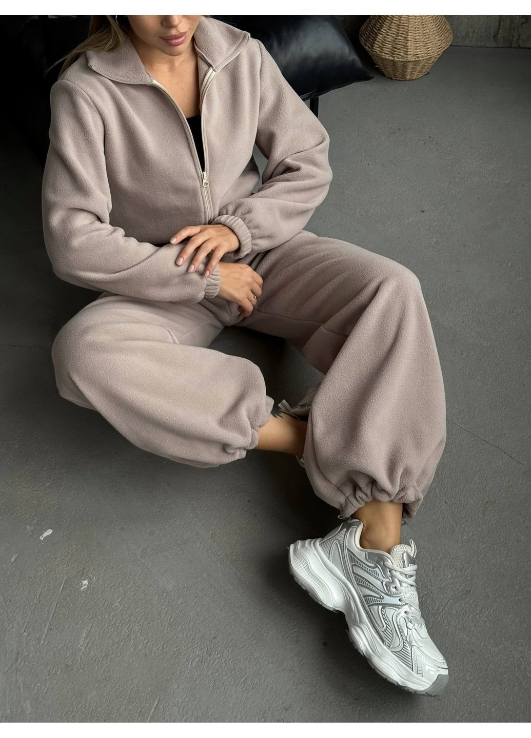 Жіночий флісовий комбінезон No Brand комбінезон-брюки однотонний бежевий спортивний, повсякденний, кежуал фліс