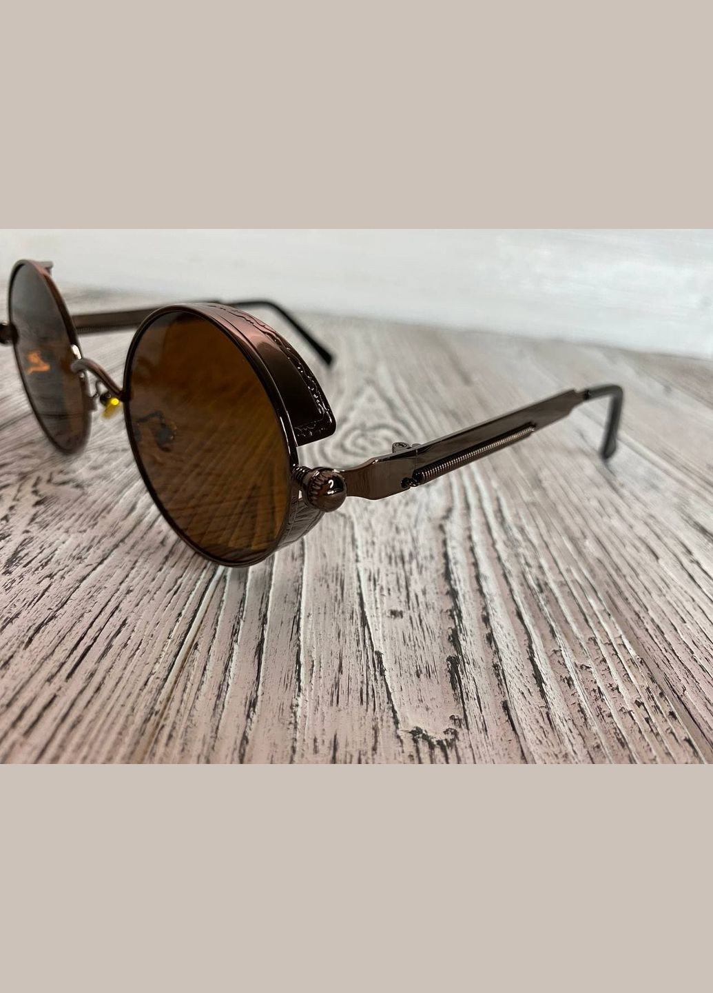 Солнцезащитные очки унисекс круглые коричневые с коричневым футляром. LIGHT (315889570)