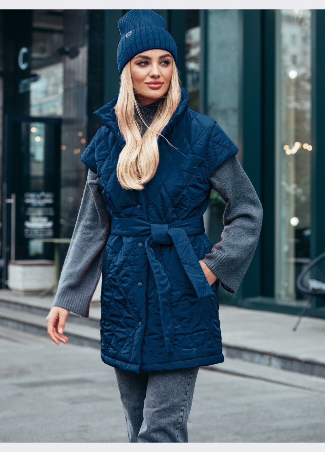 демісезонний жилет із поясом кольору темно-синій Dressa (308202113)