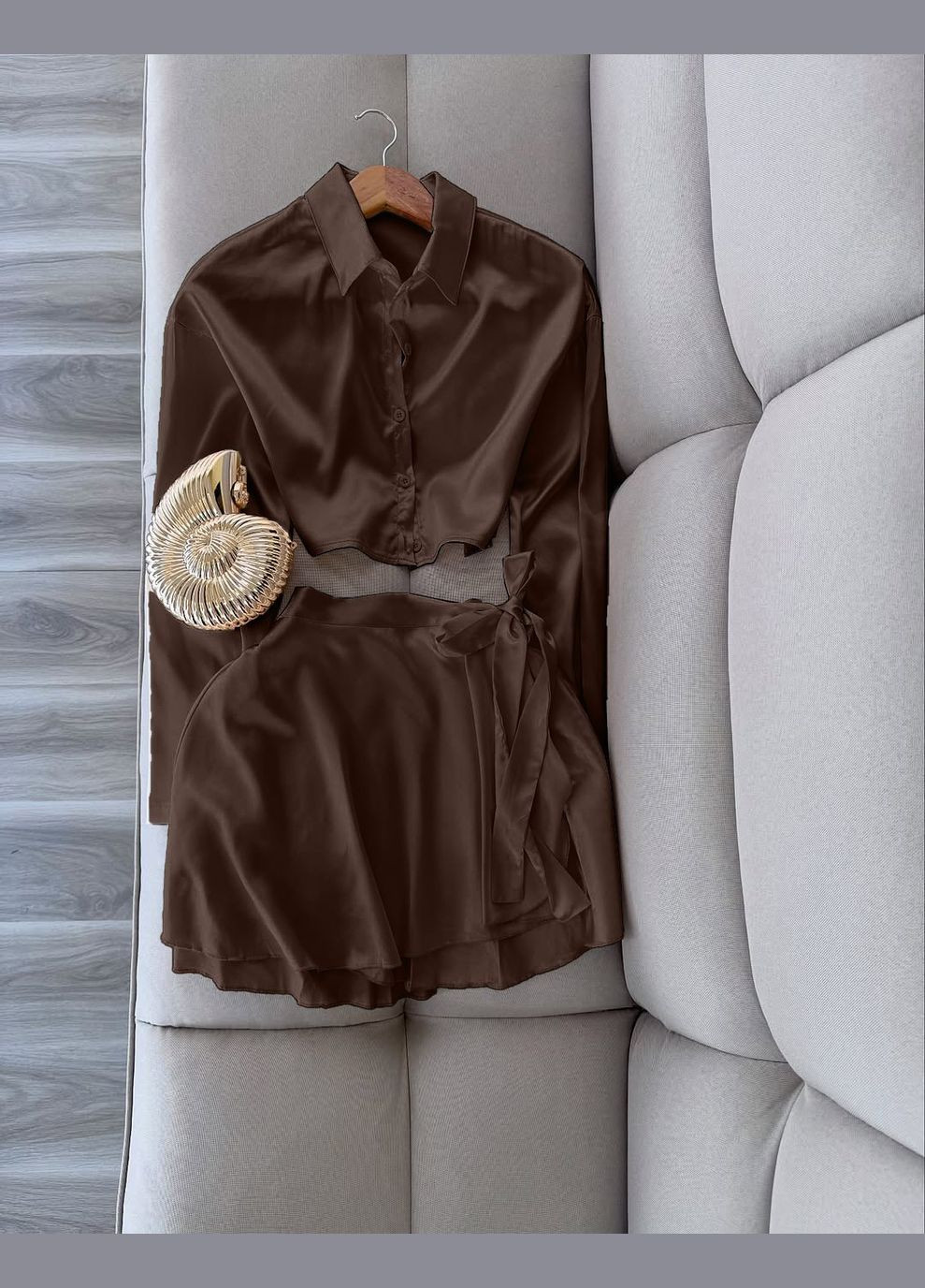 Коричневий літній жіночий шовковий комплект з сорочкою та спідницею Avanti