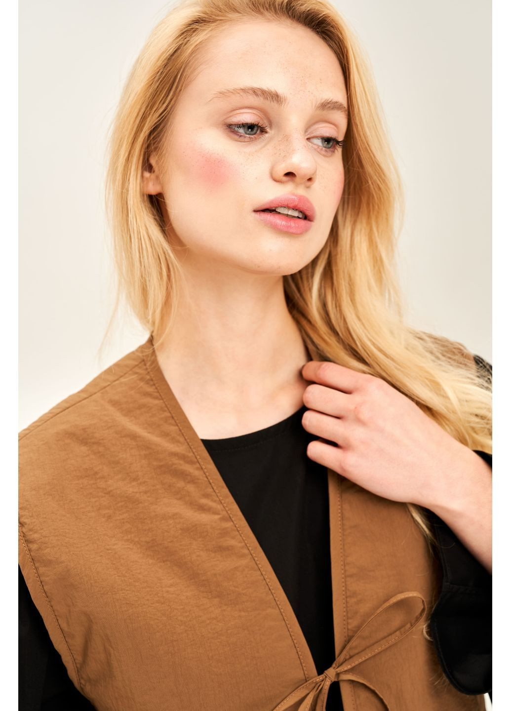 Жилет стеганный с аппликацией «Волшебный конек» SYNONYMS (365590781)