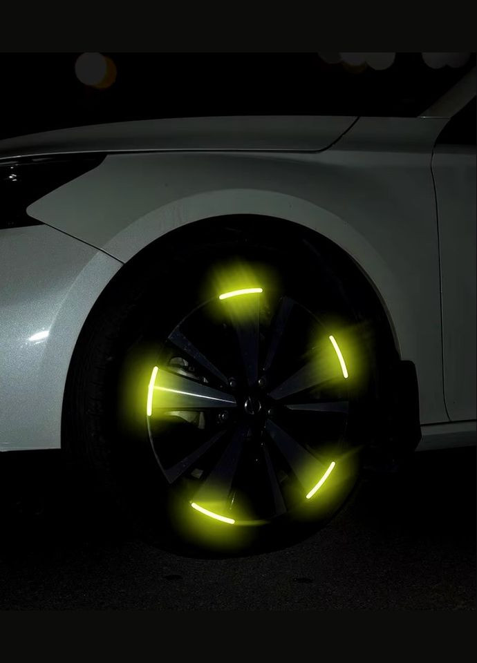 Наклейки смужки світловідбиваючі на колеса Автомобіля / Велосипеда / Мопеда на 4 колеса 20шт. No Brand (341324970)