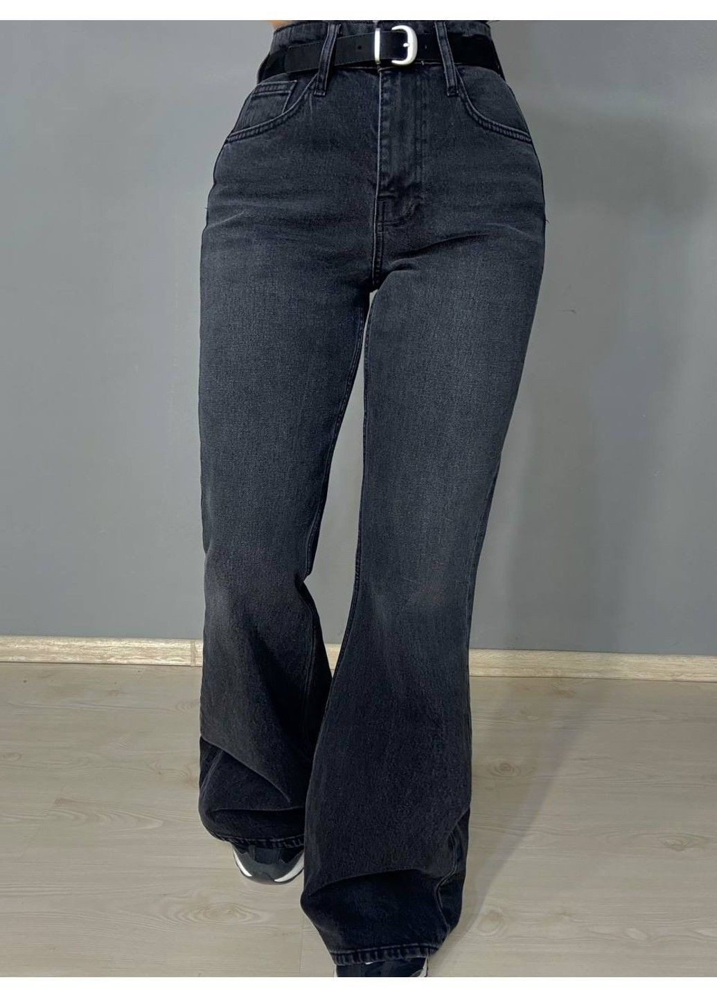 Джинсы женские 1563 клеш mom flare с ремнем черные Cracpot - (363130888)