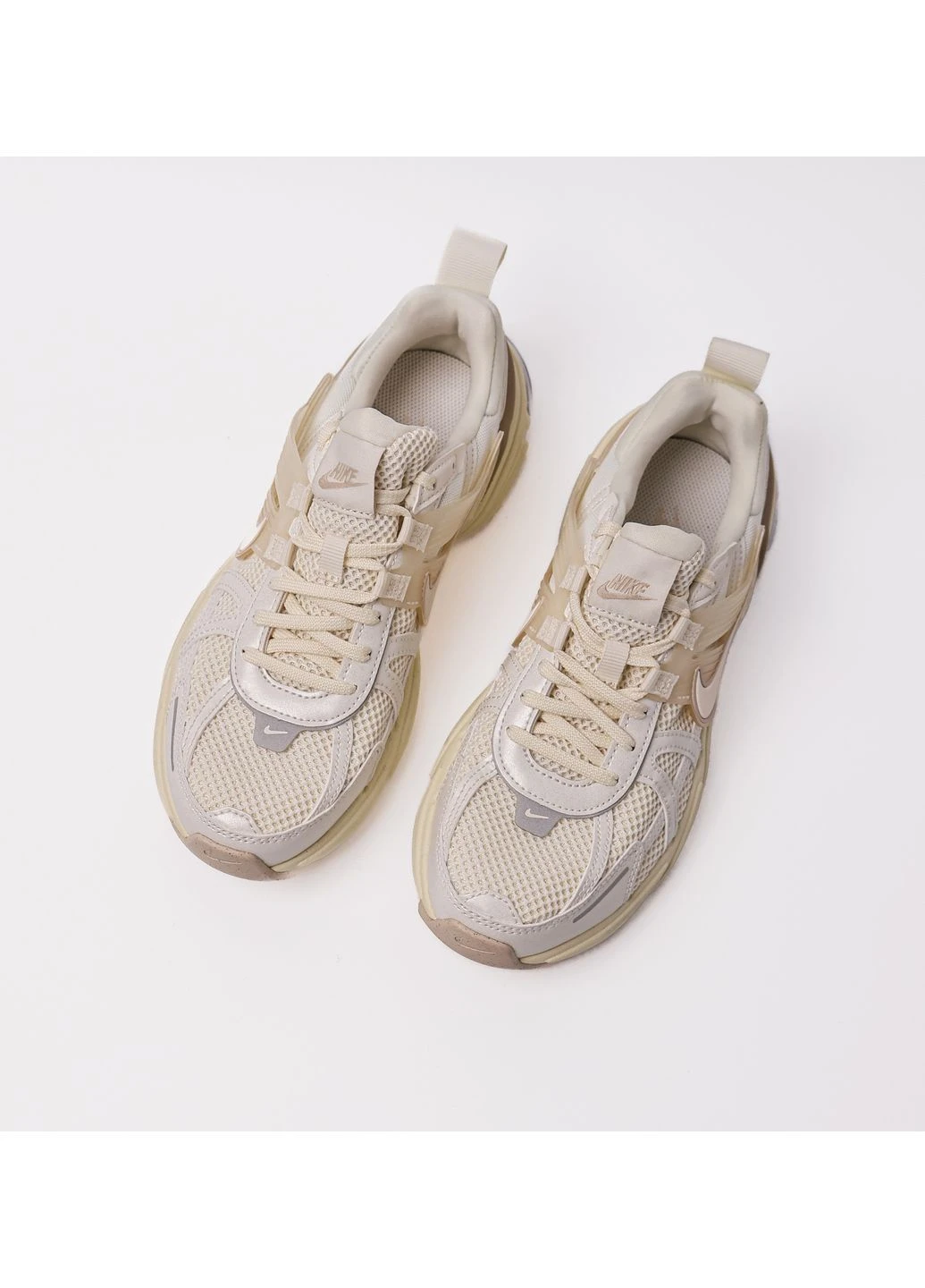 Кроссовки V2K Run Beige HQ1512-110 Nike бежевые демисезоны (398059959)