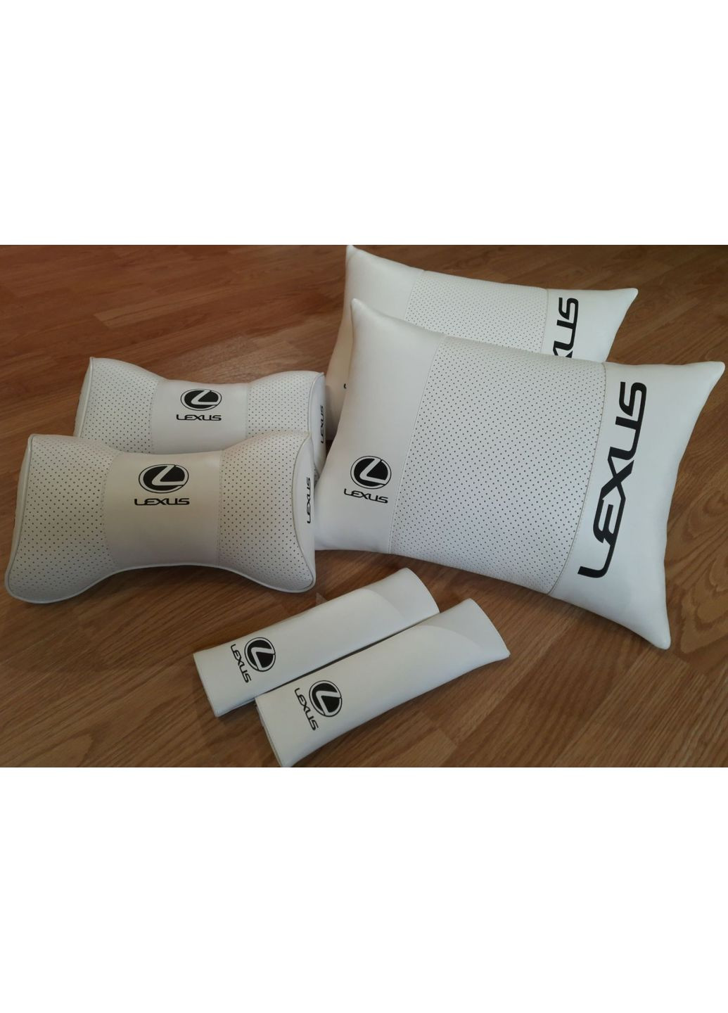 Комплект аксесуарів салону Автомобільна подушка Lexus (351902327)