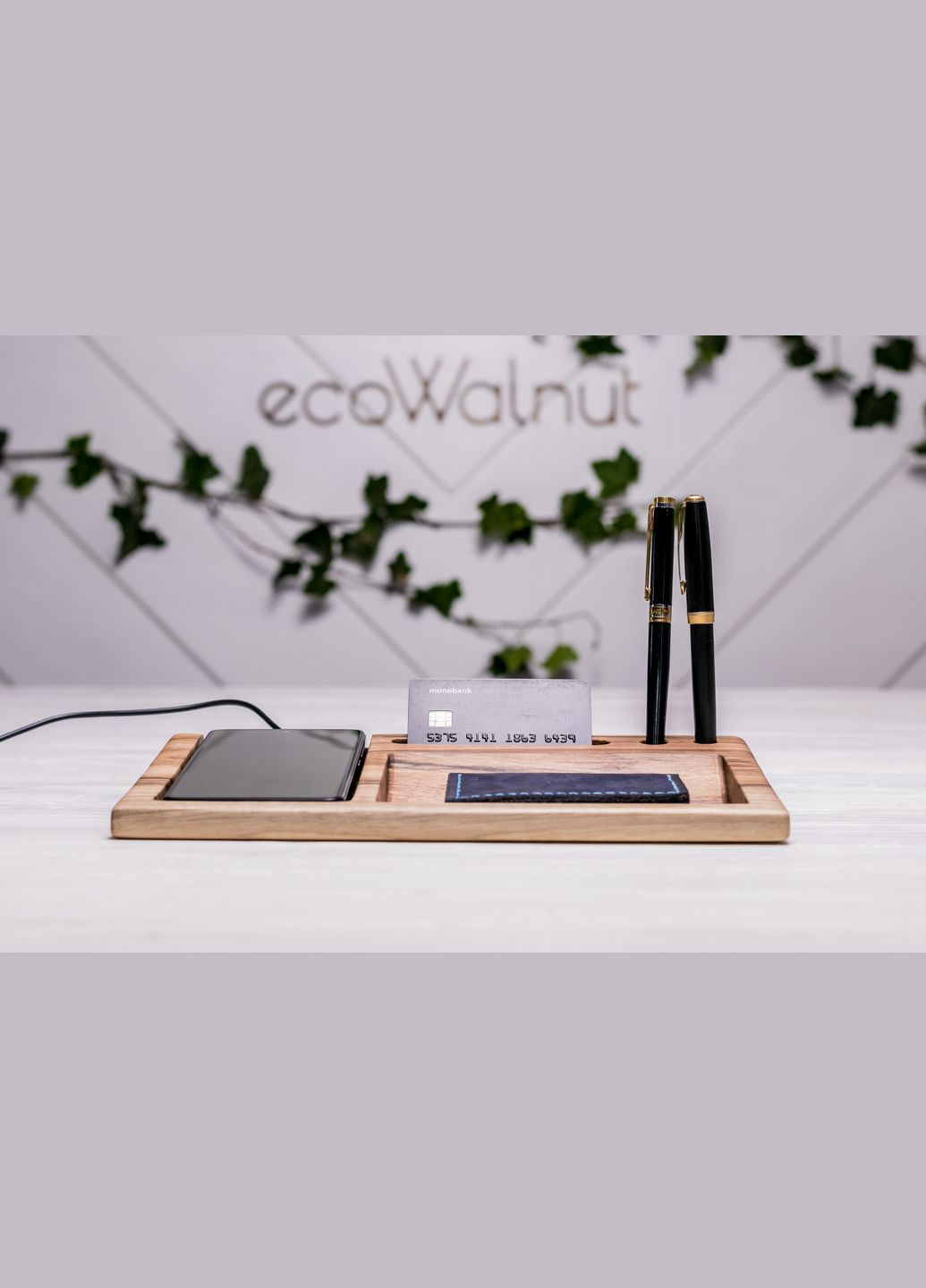 Аксесуар «Бездротовий зарядний пристрій» Органайзер для речей з індивідуальною гравіровкою EcoWalnut (293083536)