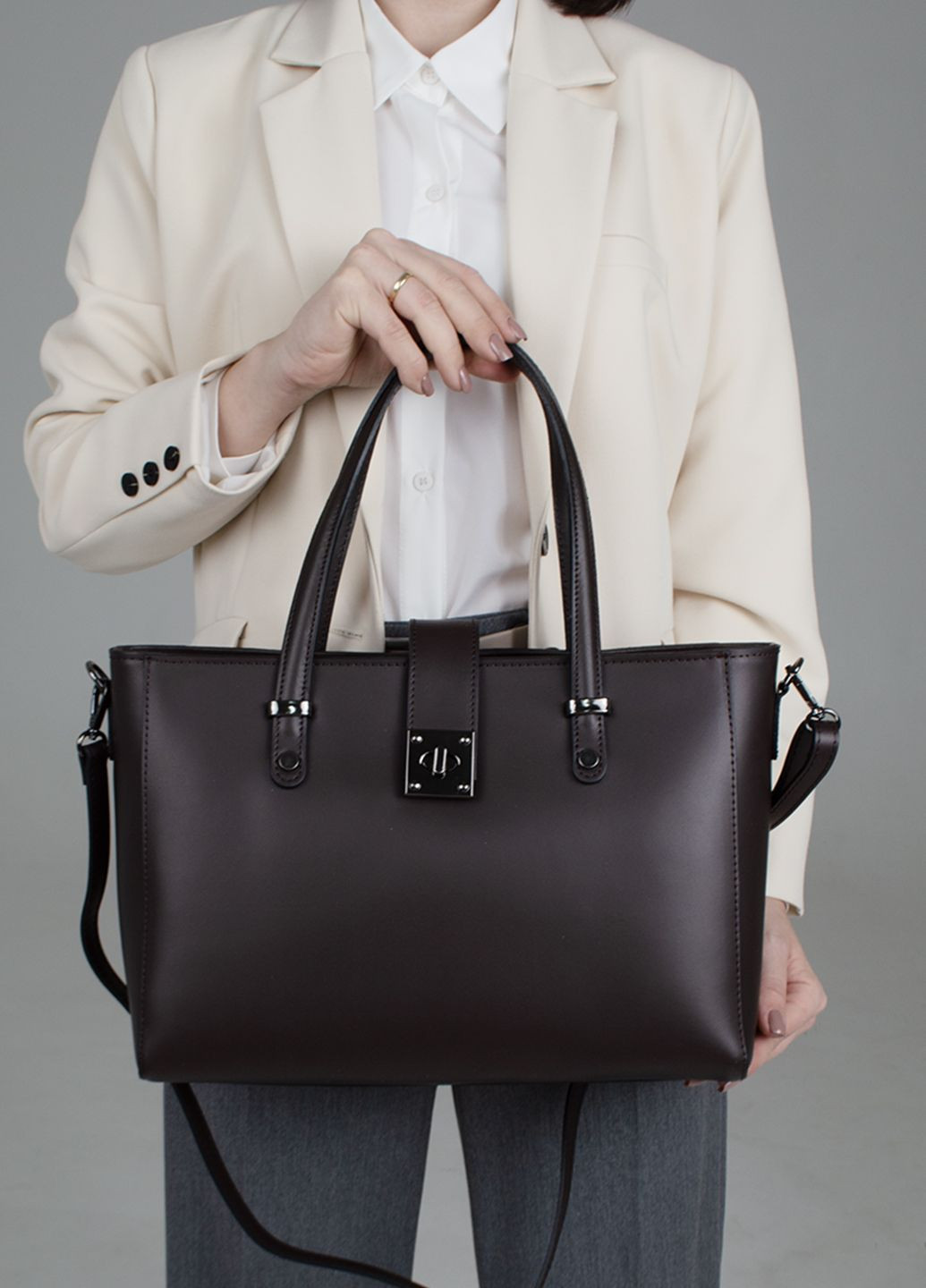 Сумка жіноча шкіряна для документів А4 шоколадна 01738 офісна Virginia Conti (303543562)