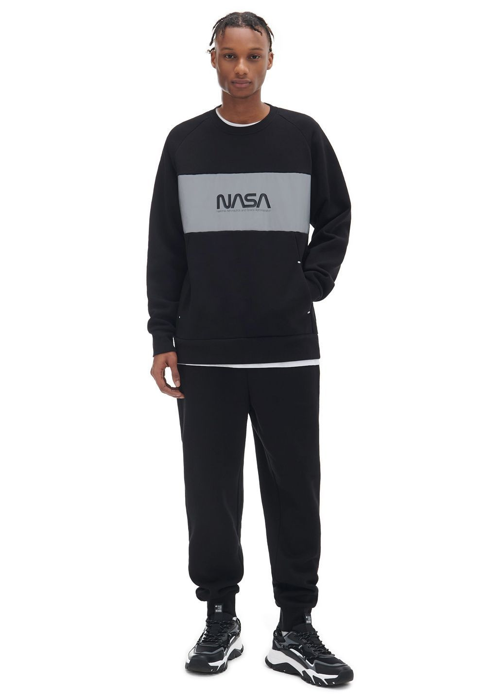Чорний світшот чоловічий nasa чорний утеплений Cropp напис світловідбиваючі деталі (372467293)