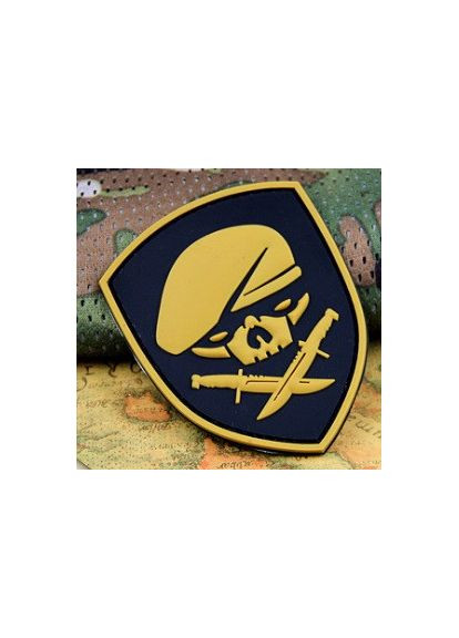 Патч ПХВ на липучке Зелёный берет No Brand (371366892)