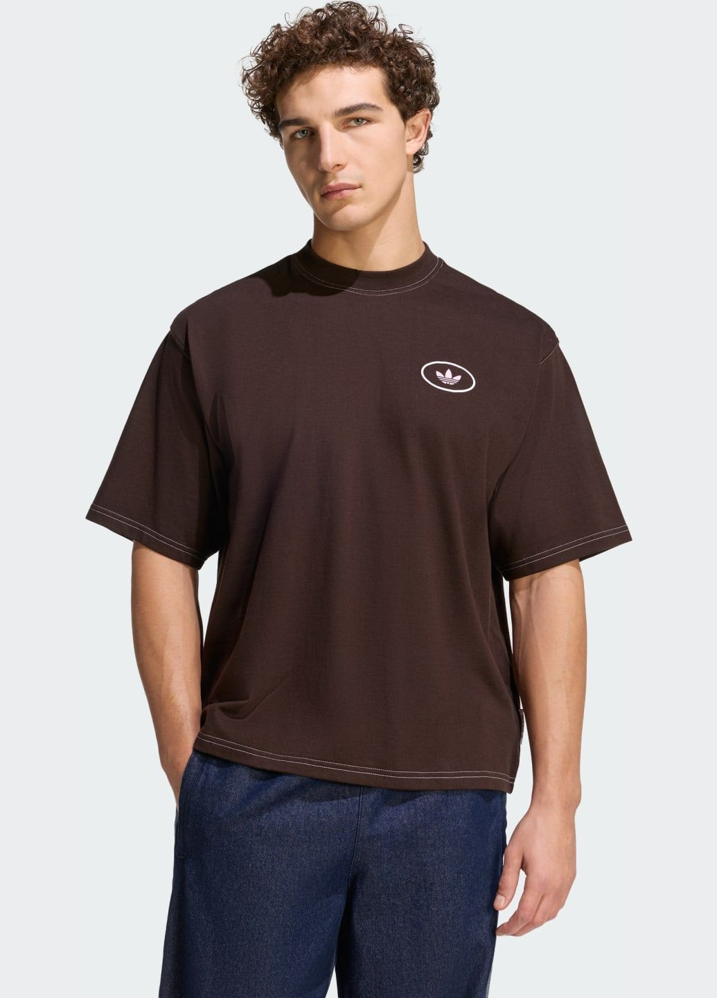 Коричнева футболка originals shoemaker graphic adidas