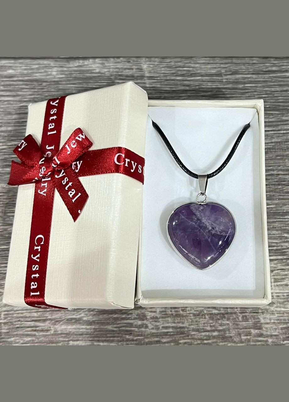 Кулон з натуральним каменем Аметист в оправі у формі серця на шнурку в подарунковій коробочці Овен (331291793)