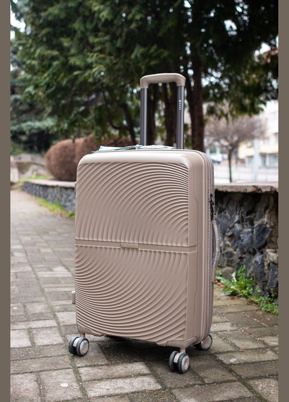 Чемодан пластиковый полипропилен 100% большой L, цвет шампань Ormi 8802 (324610268)