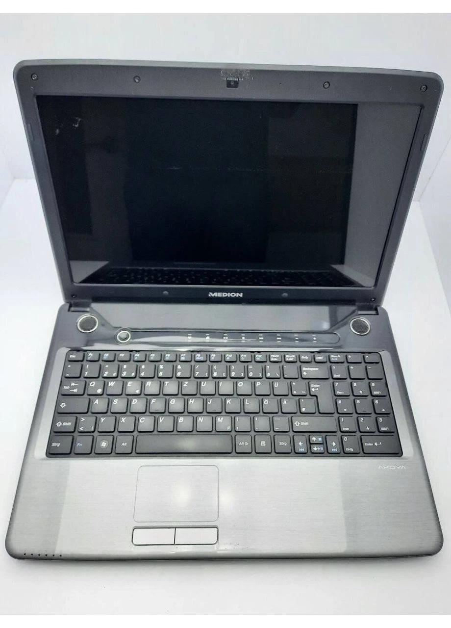 Ноутбук Б-класс Akoya E6232 / 15.6" (1366x768) TN / intel Pentium B950 (2 ядра по 2.1 GHz) / 4 GB DDR3 / 320 GB HDD / intel HD Medion (398131264)