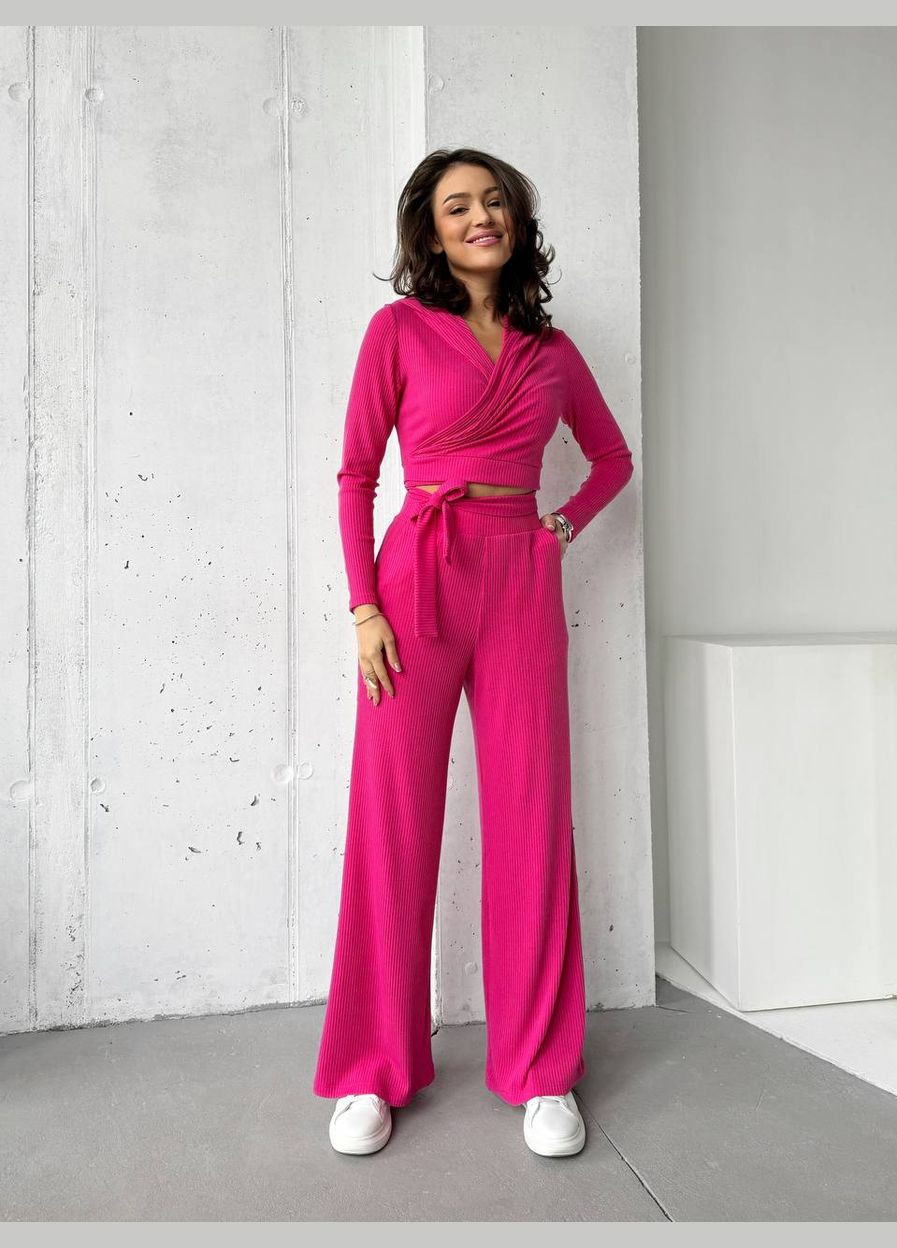 Прогулянковий жіночий костюм у рубчик Fashion (321973637)