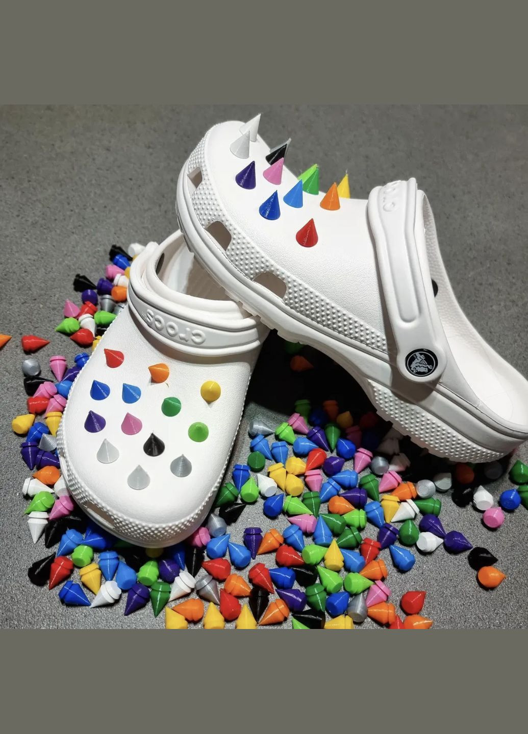 Джибитсы на кроксы Jibbitz "Шипы" / Украшения значки на обувь 26 шт. разные цвета UA3D (303356190)