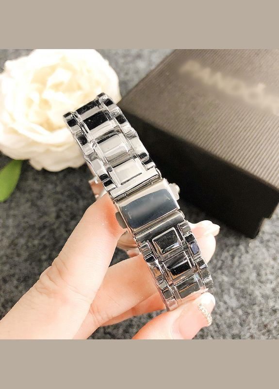 Женские наручные часы кварцевые аналоговые с металлическим ремешком серебро с золотым (sku_1738СГ) No Brand (346078225)