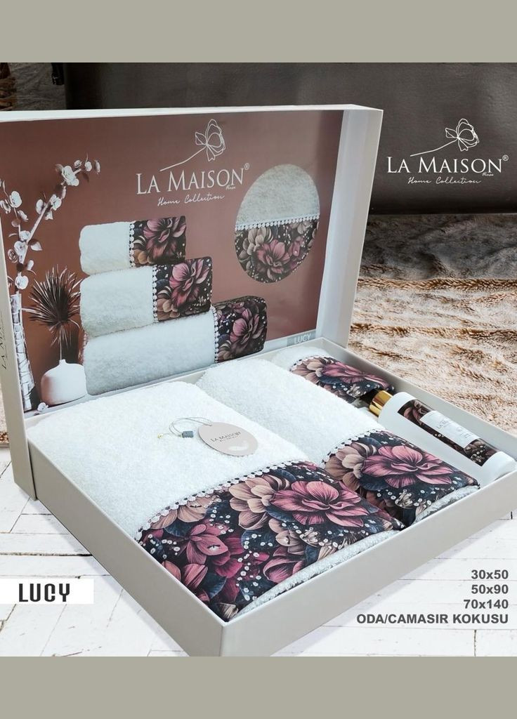 Подарунковий набір рушників La, 3 шт. з ароматом Lucy Maison білий