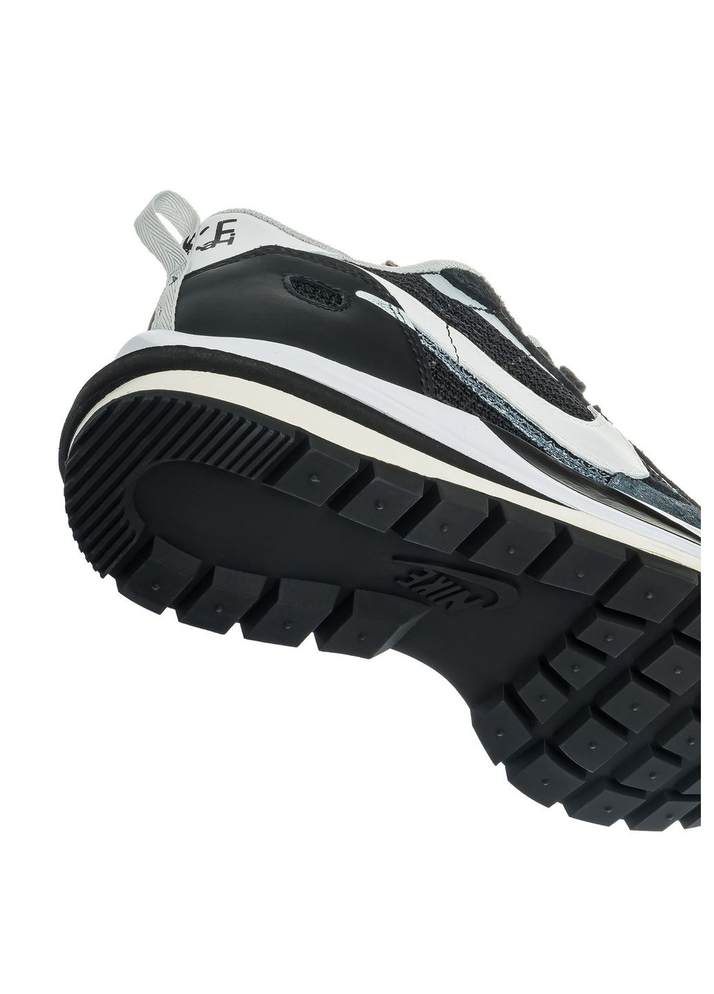 Цветные демисезонные кроссовки мужские black white, вьетнам Nike Vaporwaffle Sacai