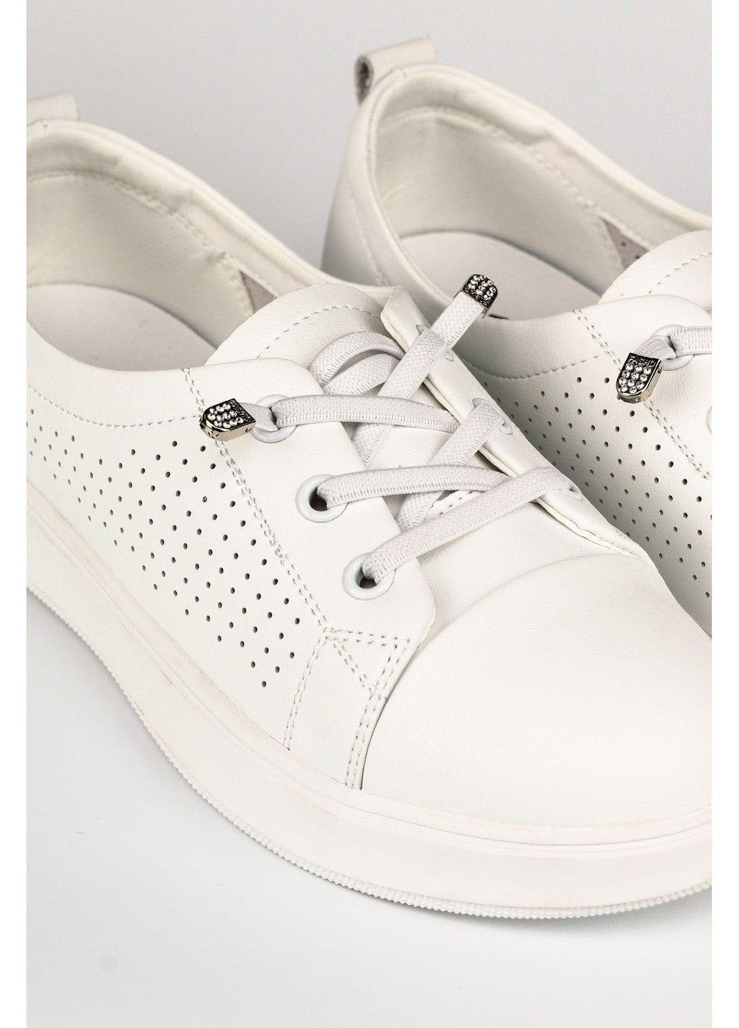 Білі осінні жіночі кросівки 1100371 Buts