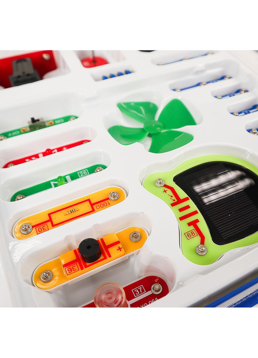 Конструктор електронний Альтернативна енергія 50 схем DOKA (342753331)