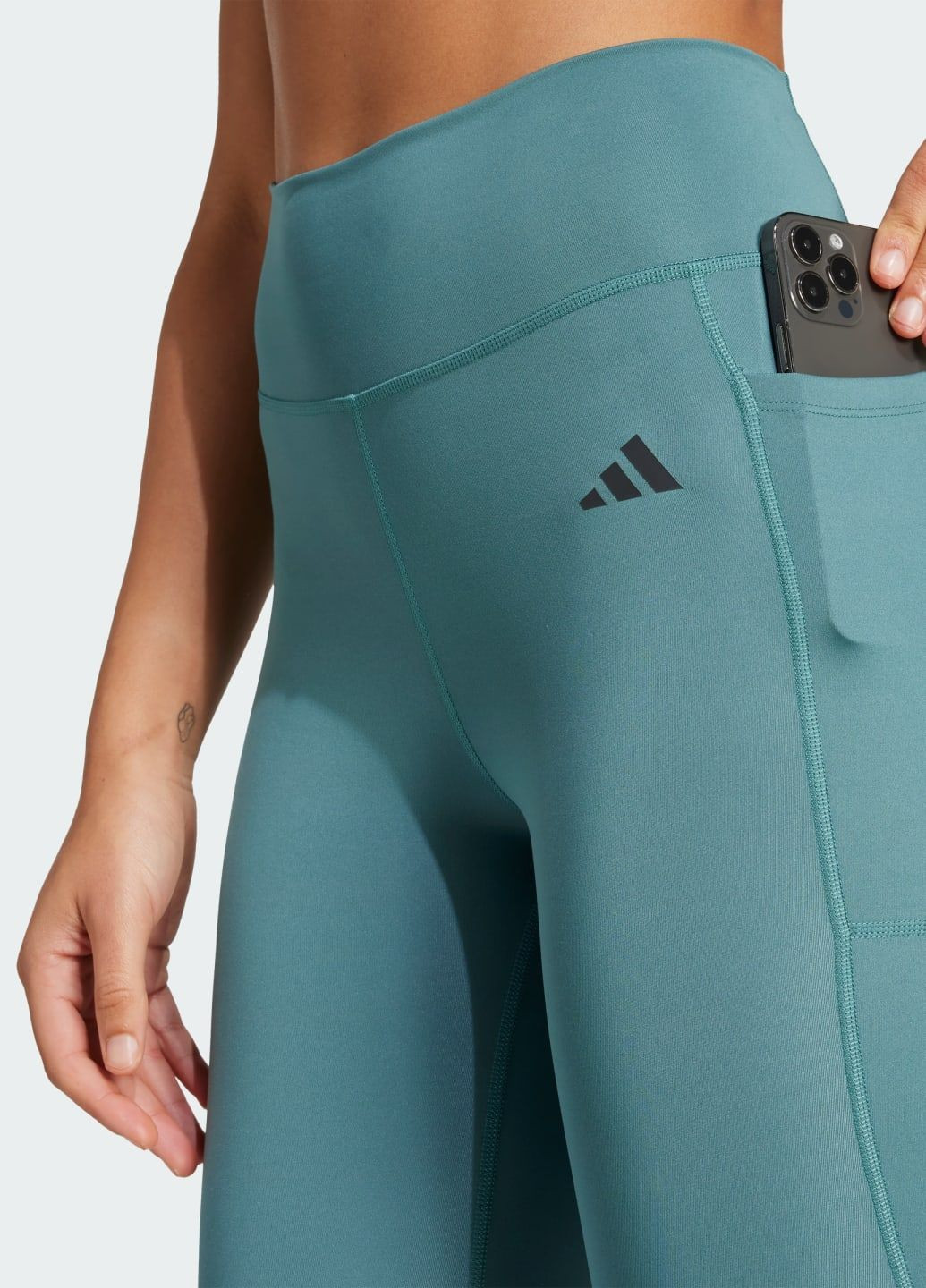 Зеленые демисезонные леггинсы optime essentials stash pocket full-length adidas