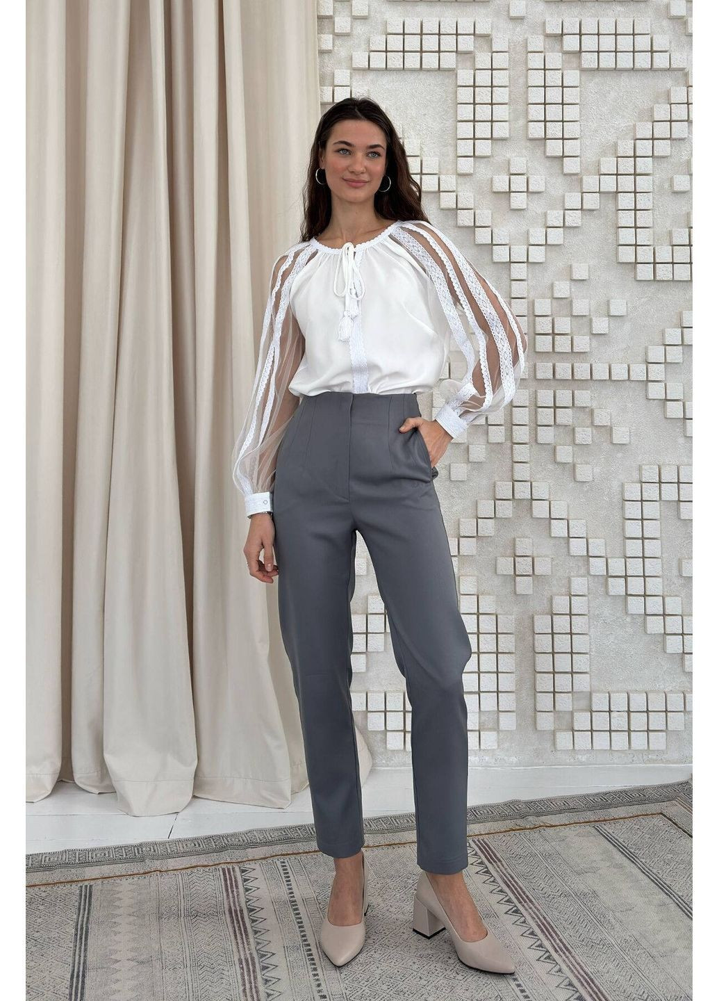 Белая блуза с ажурными рукавами, цвет белый Nenka