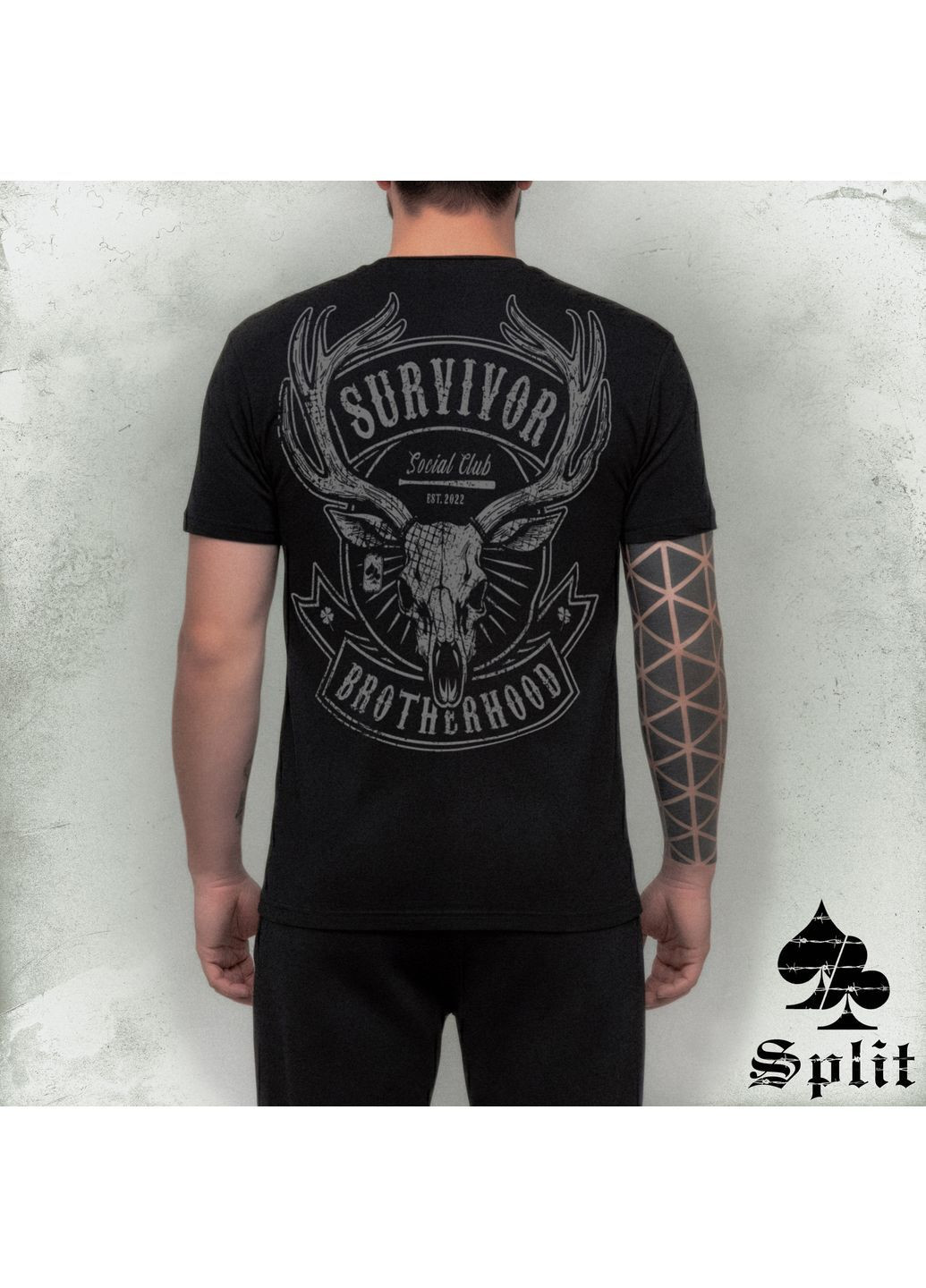 Черная футболка мужская с рисунком survivor-выживший No Brand