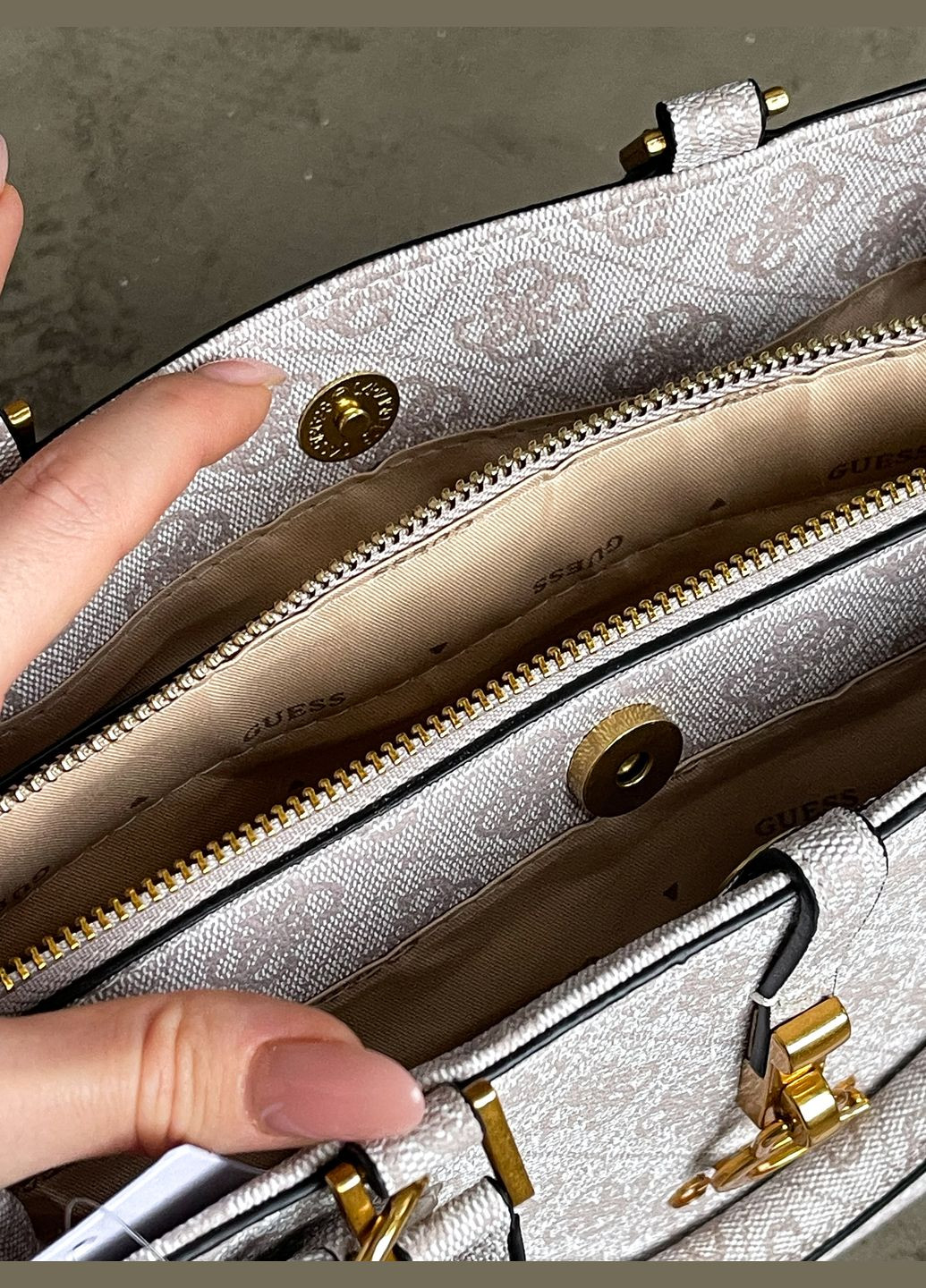 Гесс джеймс medium жіноча сумка в пудровому колір No Brand (318652854)