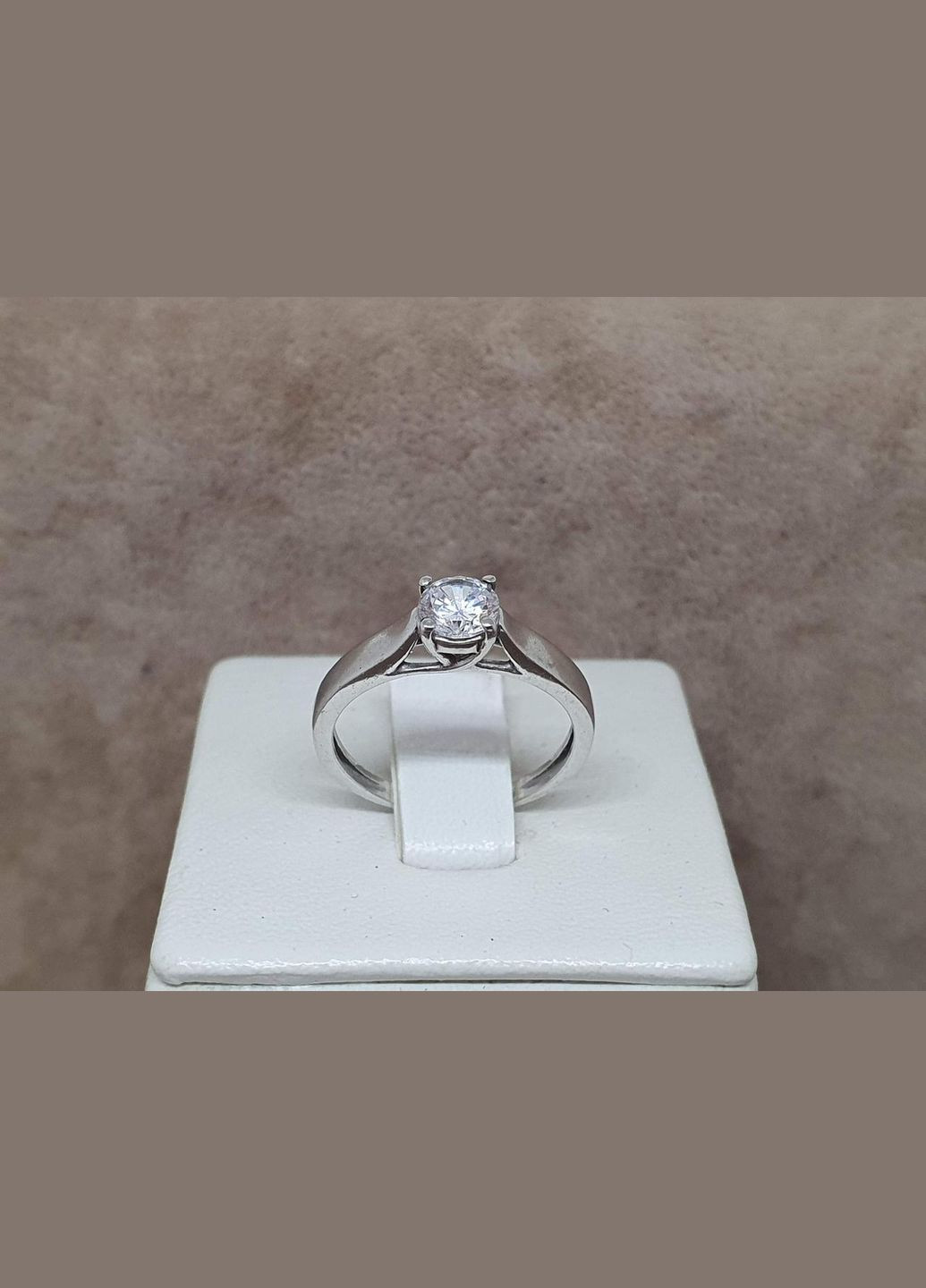 Серебряное кольцо с фианитами. 1103/1Р-CZ AGNI (323641008)