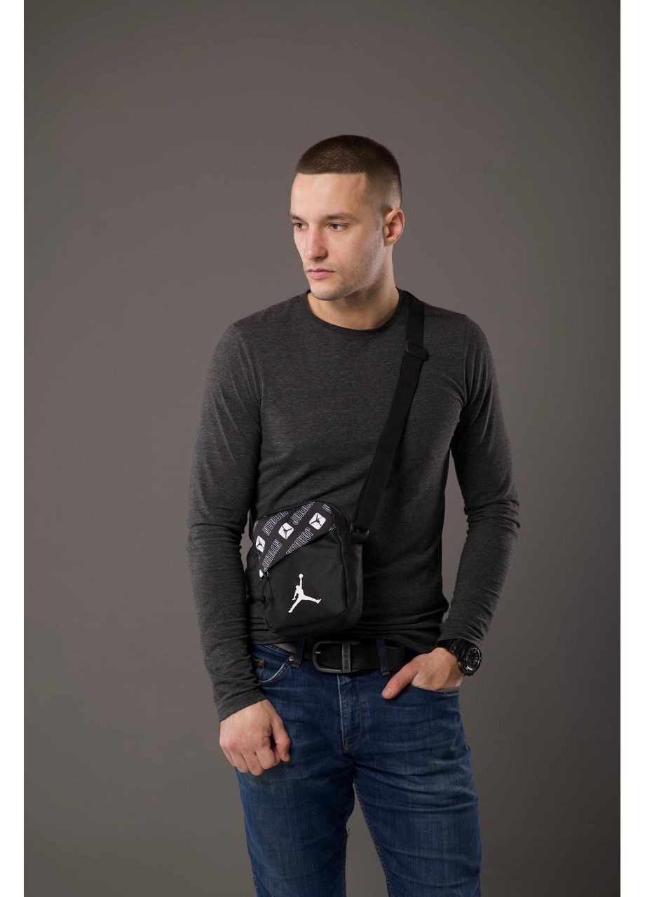 Компактная спортивная сумка на ремне - чёрный цвет No Brand (365762019)