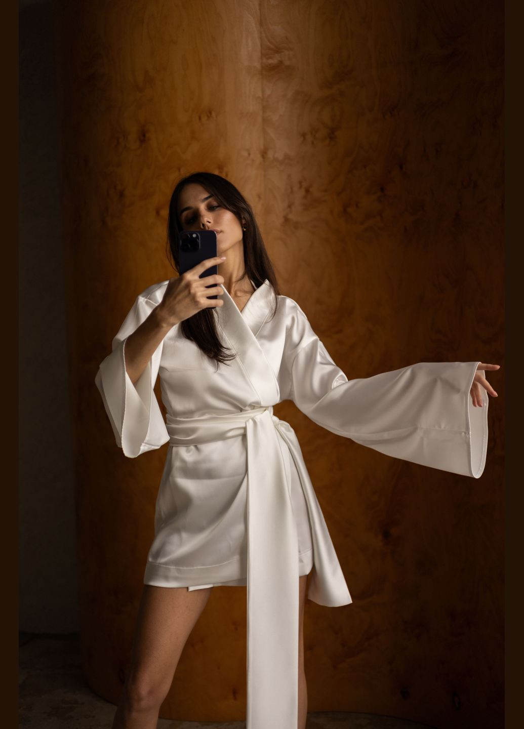 Молочное платье kimono VESTGEN