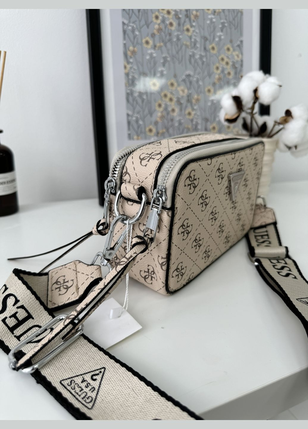 Сумка через плечо на широкому ремені Guess (316720836)