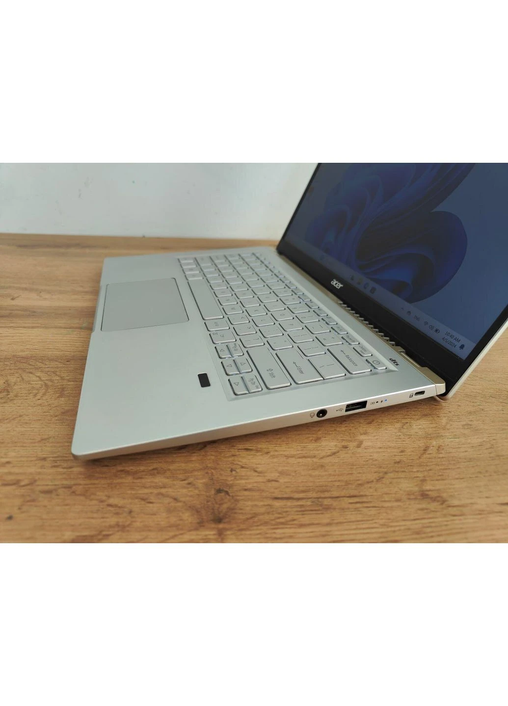 Игровой ноутбук Б-класс Swift X SFX14-41G / 14" (1920x1080) IPS / AMD Ryzen 7 5800U (8 (16) ядер по 1.9 - 4.4 GHz) / 16 GB DDR4 Acer (398130945)
