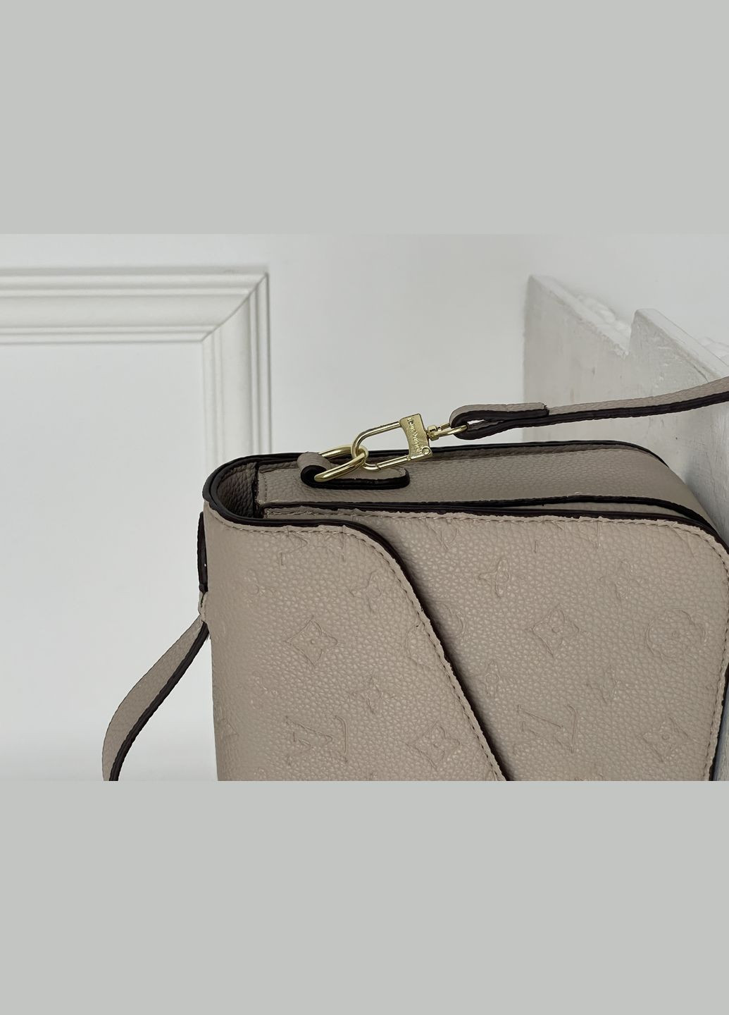 Сумка Луи Витон Pochette LUX Medium size бежевый No Brand (322505916)