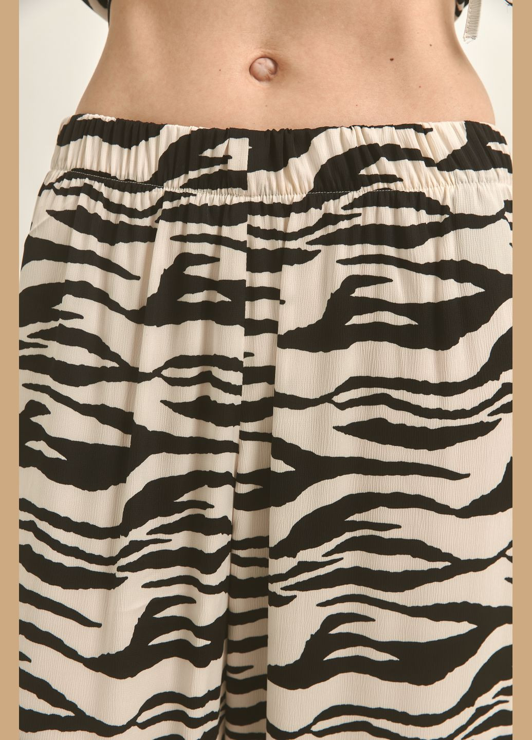 Жіночий комплект Елант 136284 Молочно-чорна зебра Stimma (344587400)