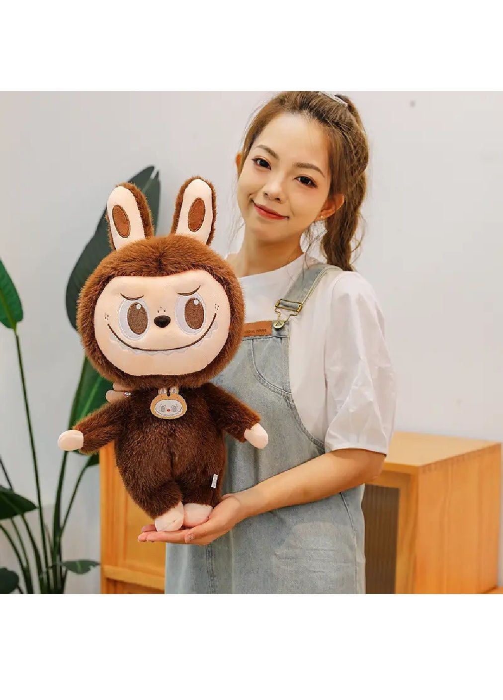 Велика плюшева іграшка-обіймашка подушка Лабубу для дітей дівчаток хлопчиків від 3 років 27 см (481976-Prob) Коричнева Unbranded (369239156)