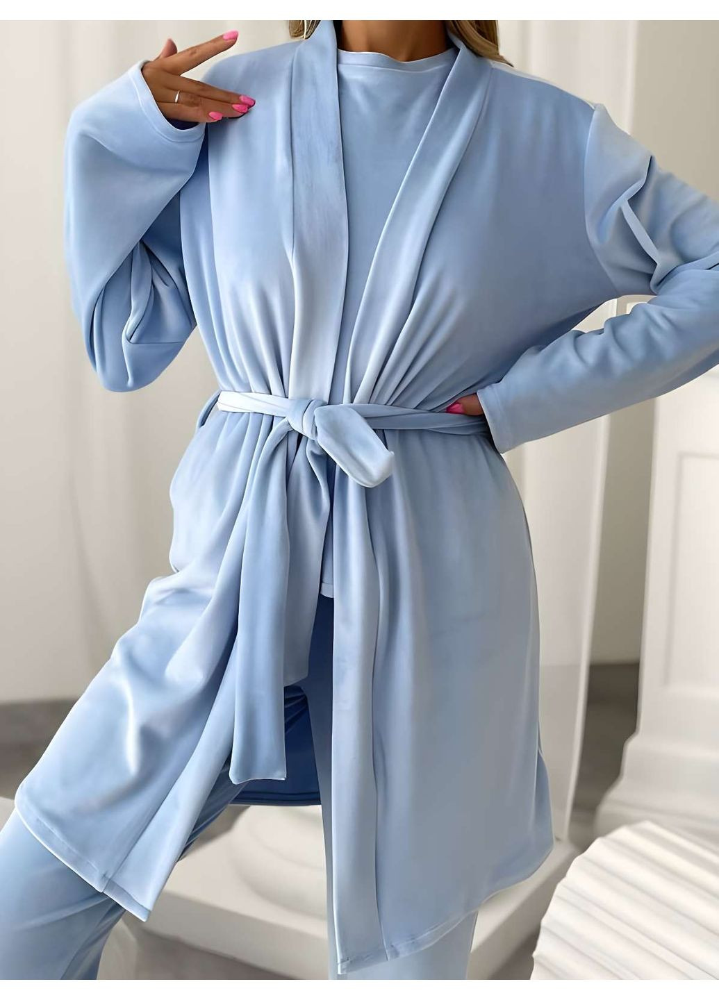 Блакитна зимня жіноча велюрова домашня піжама піжамний комплект трійка зі штанами лавандовий бузковий Україна