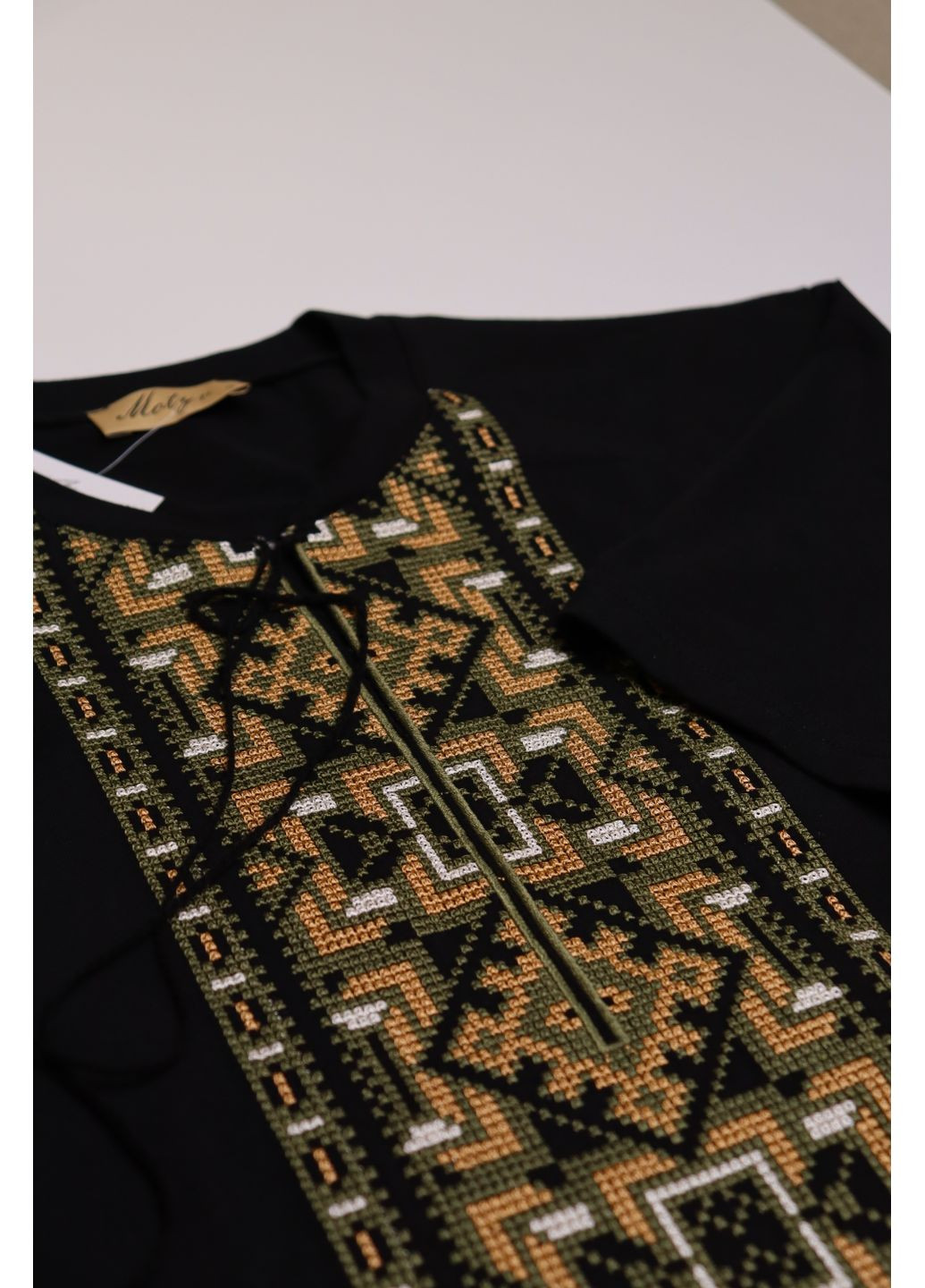 Молочна чорна чоловіча футболка вишиванка іван MOTYV візерунок орнамент бавовна (360899632)