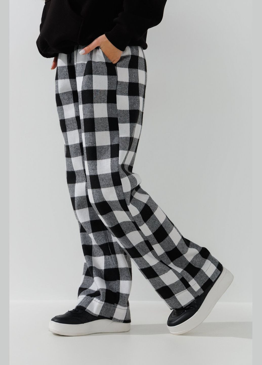 Черно-белые демисезонные брюки LAWA