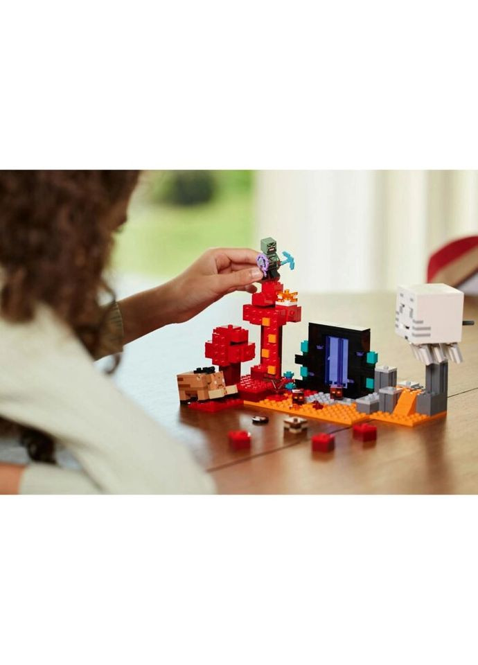 Конструктор Minecraft Засада у портала в Нижний мир 352 деталей (21255) Lego (281425627)