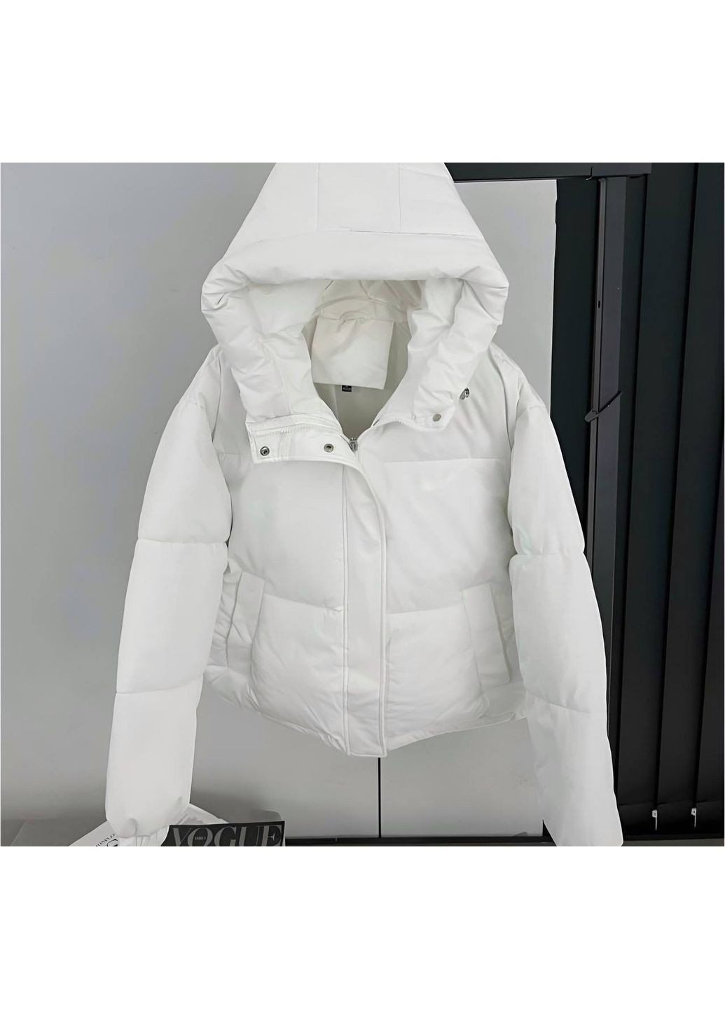 Белая зимняя женская дутая куртка Adelante