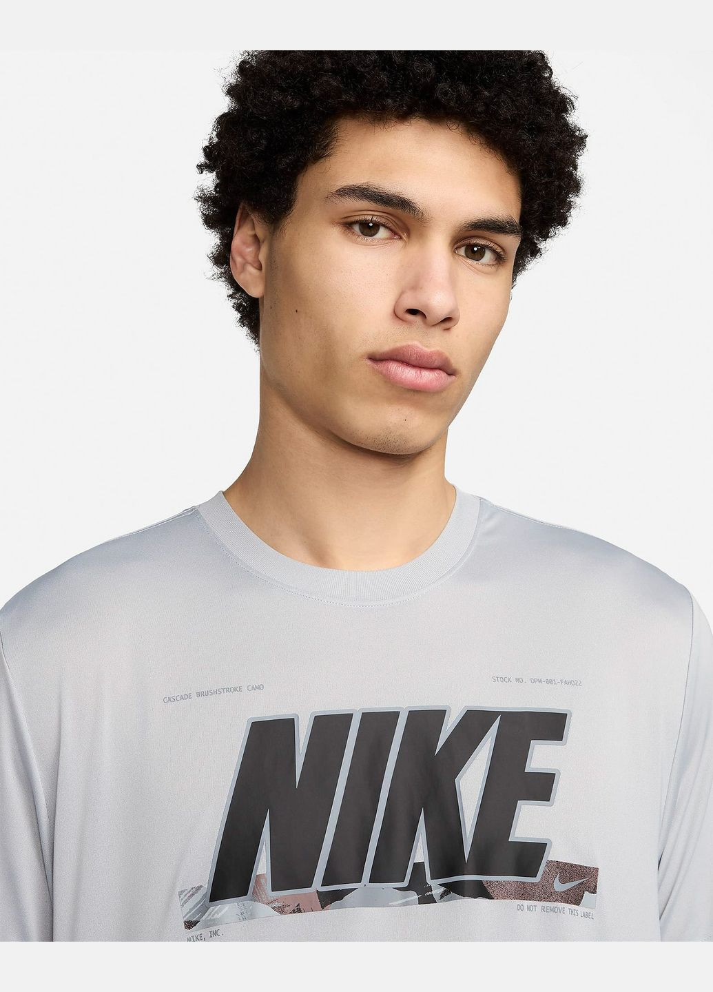 Сіра футболка чоловіча men's dri-fit fitness t-shirt fv8370-077 сіра Nike