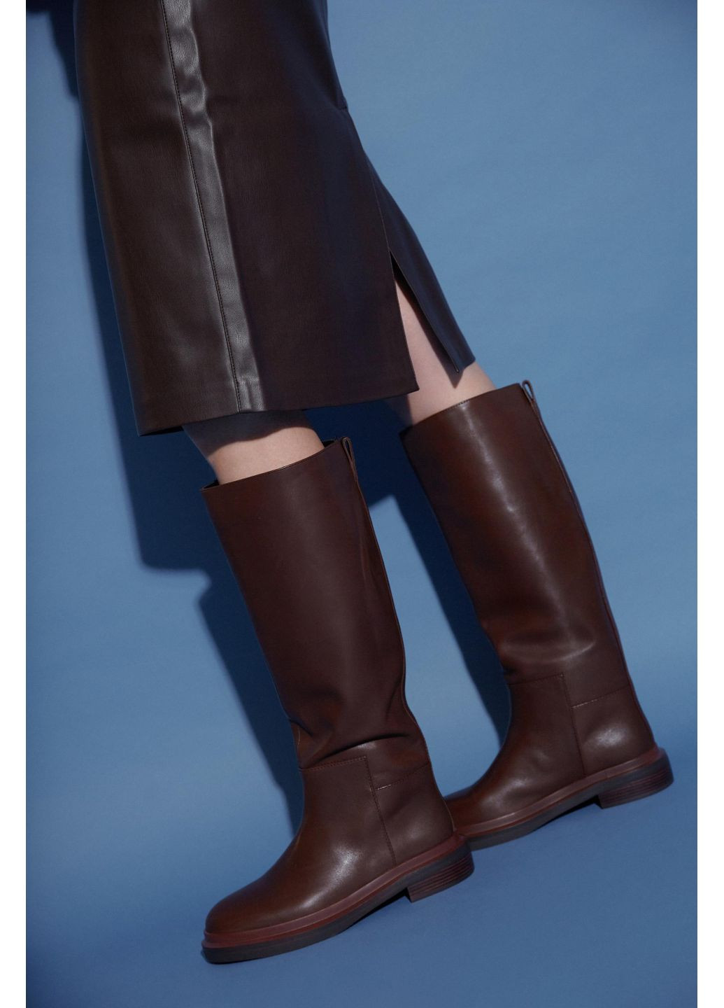 Осенние сапоги, цвет коричневый Estro