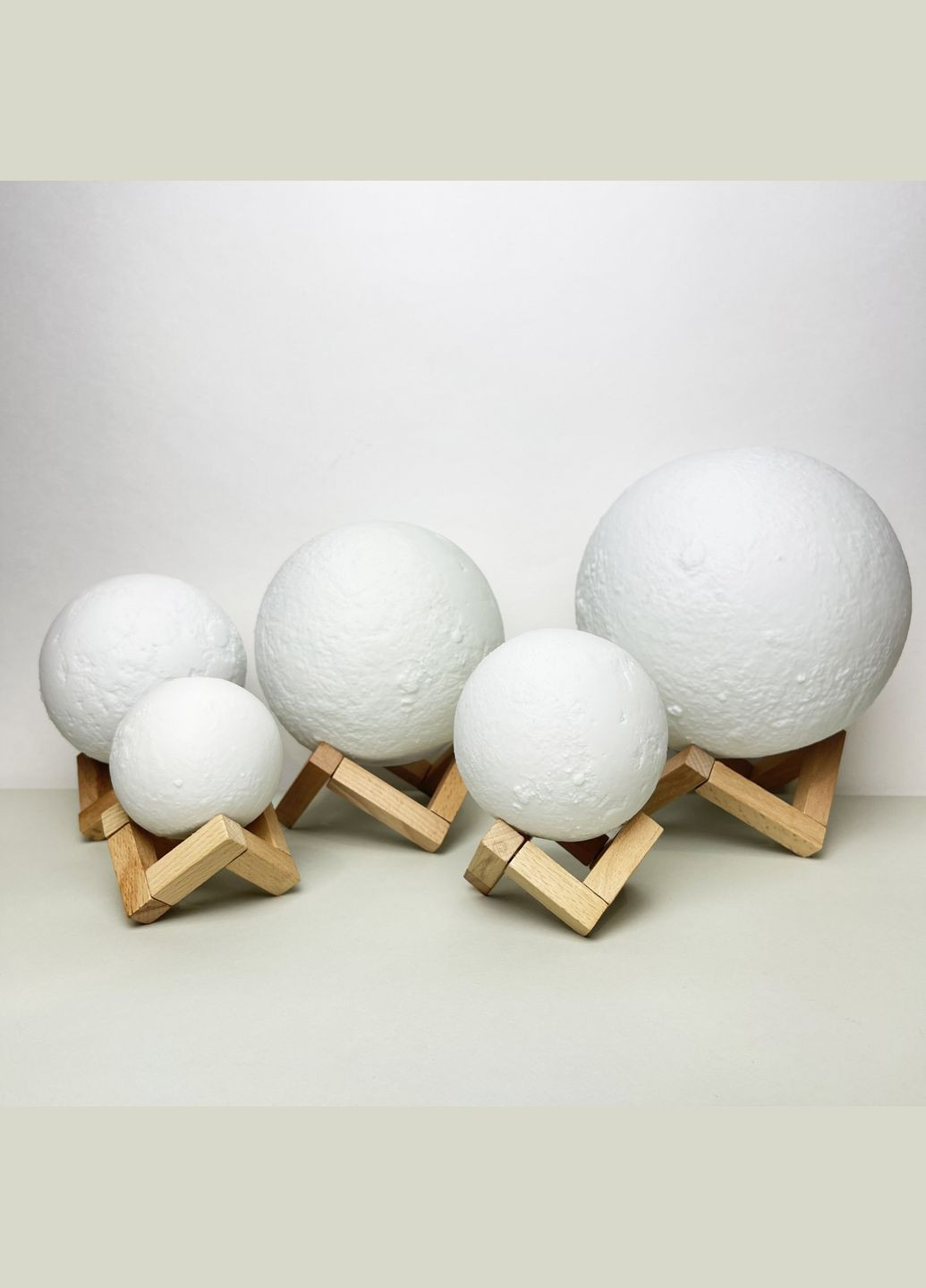 Світильник настільний Місяць 3D RGB 8 см + пульт No Brand (323584919)