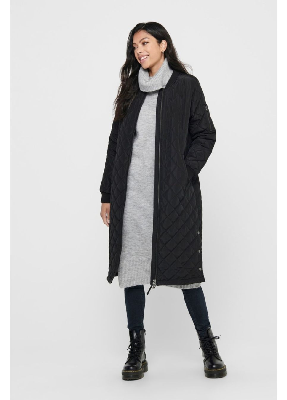 Чорне демісезонне жіноче стегане демісезоне пальто чорне,розмір М Only