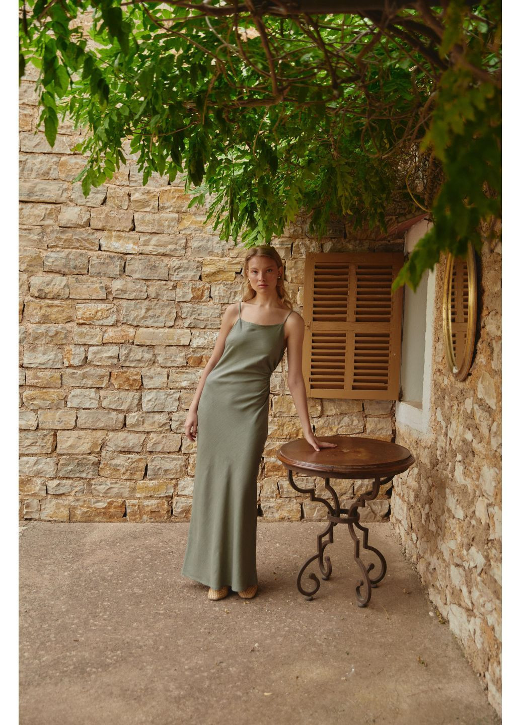 Фісташкова сукня льон "з вирізом на талії" сукня-комбінація Merge