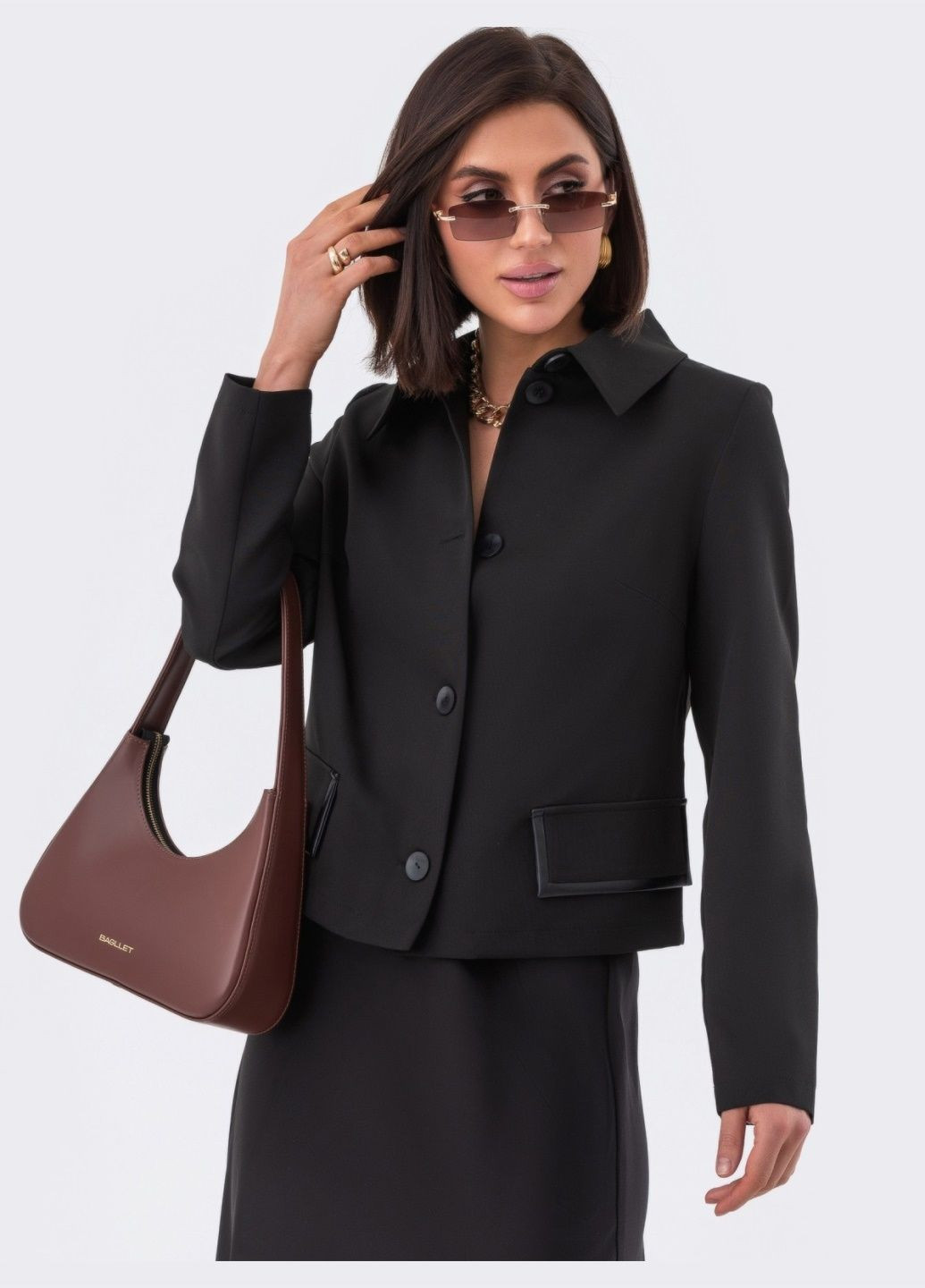 Черный женский пиджак чёрного цвета приталенного силуэта Dressa однотонный -