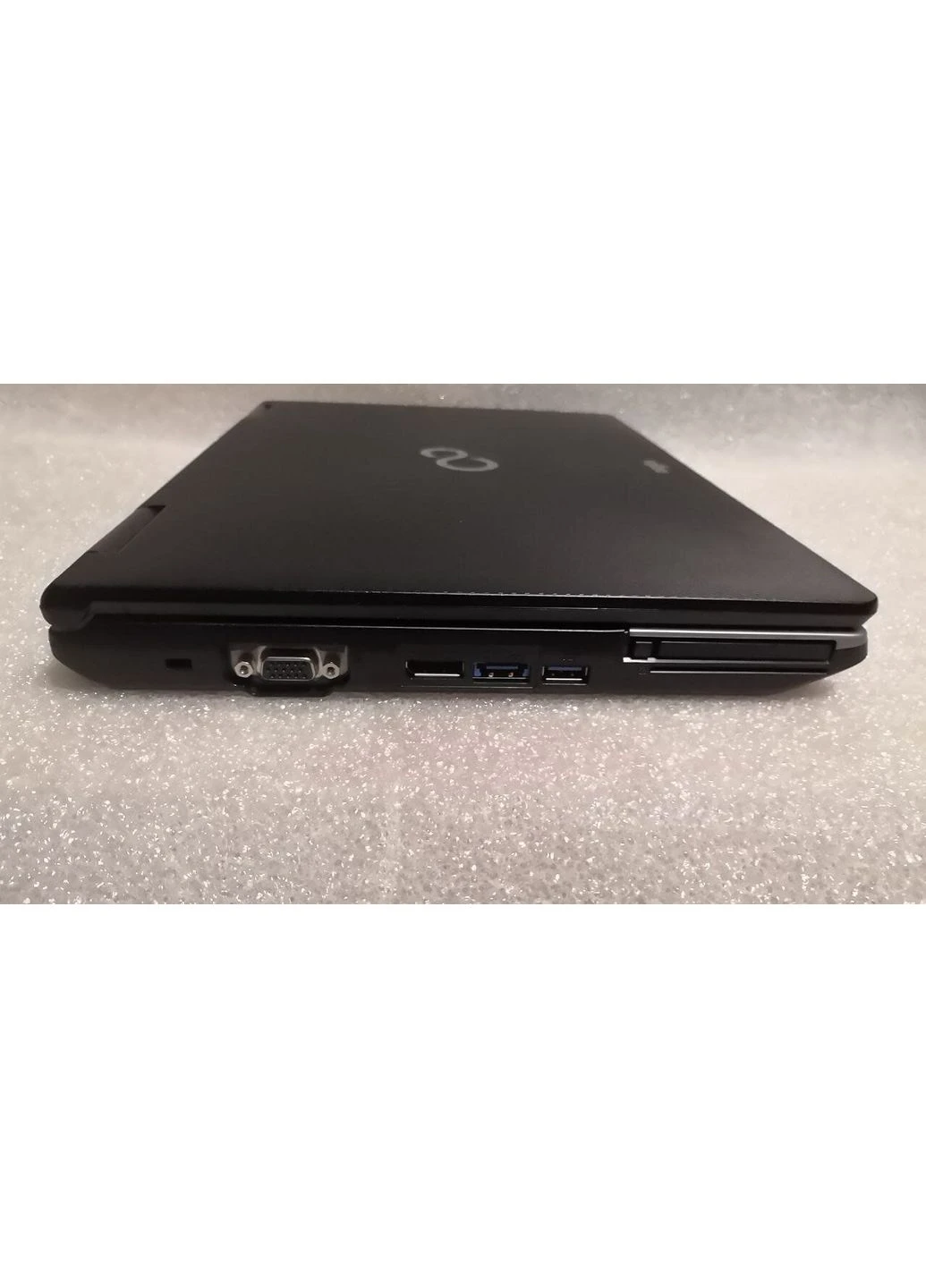 Ноутбук Lifebook S752 / 14" (1366x768) TN / Intel Core i3-2328M (2 (4) ядра по 2.2 GHz) / 4 GB DDR3 / 320 GB HDD / Intel HD Fujitsu (398138525)